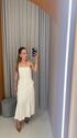*vestido Linho Midi Off W - vestido midi, em linho com bolsos laterais, trazendo leveza e detalhes trançados na alça.